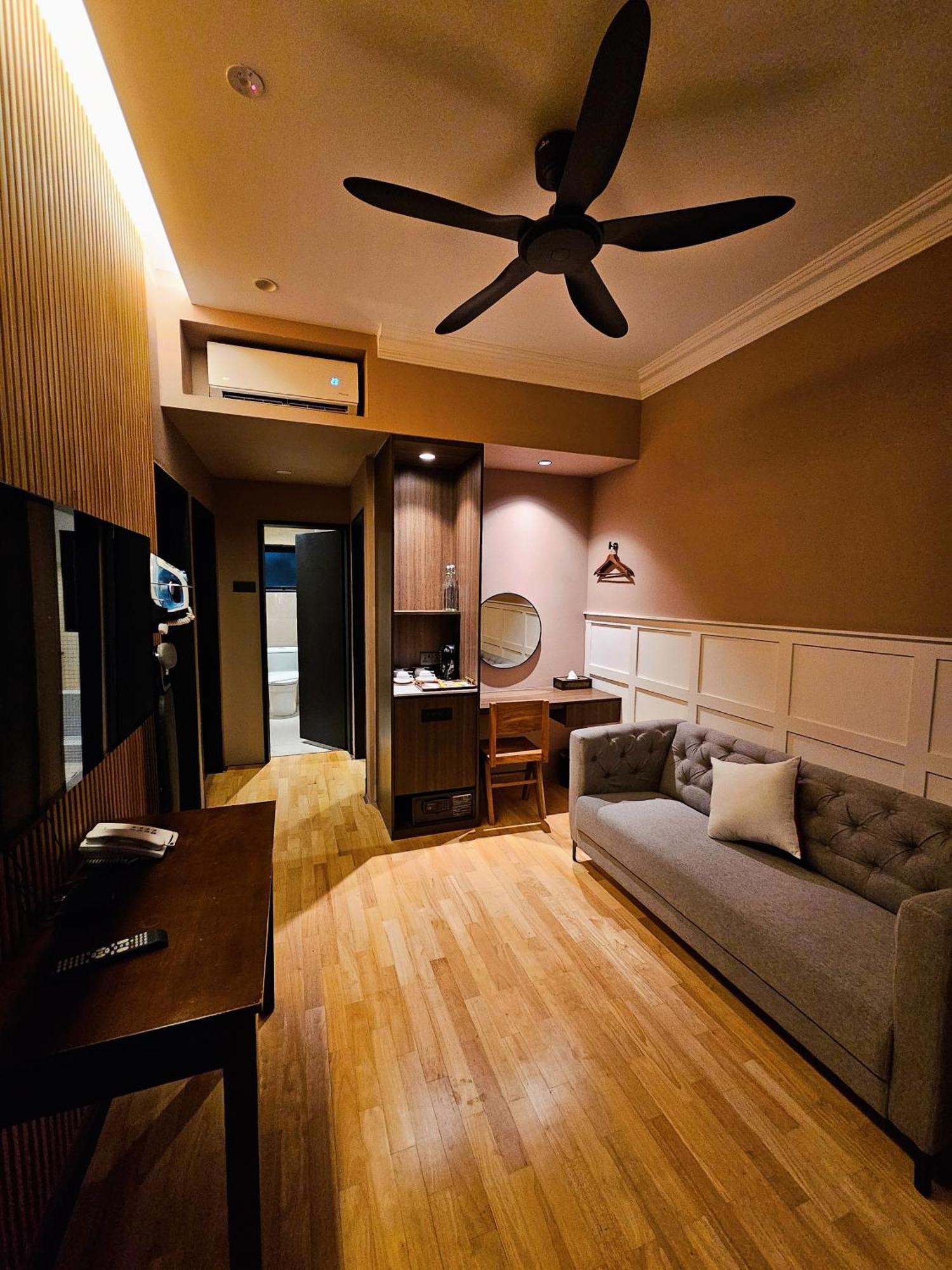 The Palm Suite At Lava Mansion George Town Extérieur photo