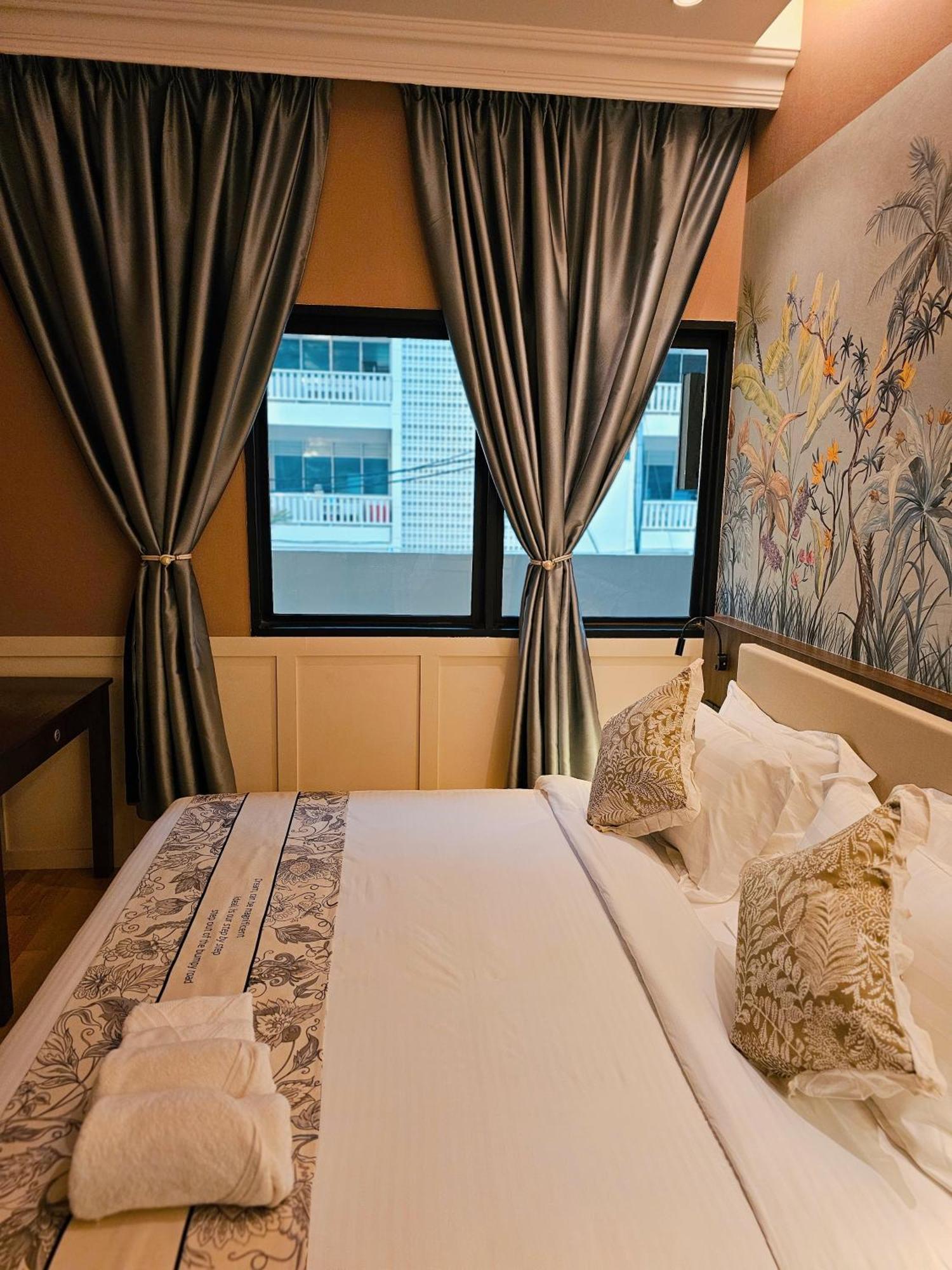 The Palm Suite At Lava Mansion George Town Extérieur photo