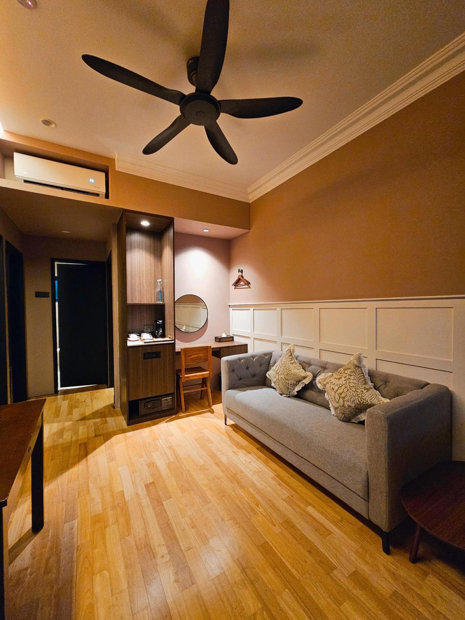The Palm Suite At Lava Mansion George Town Extérieur photo