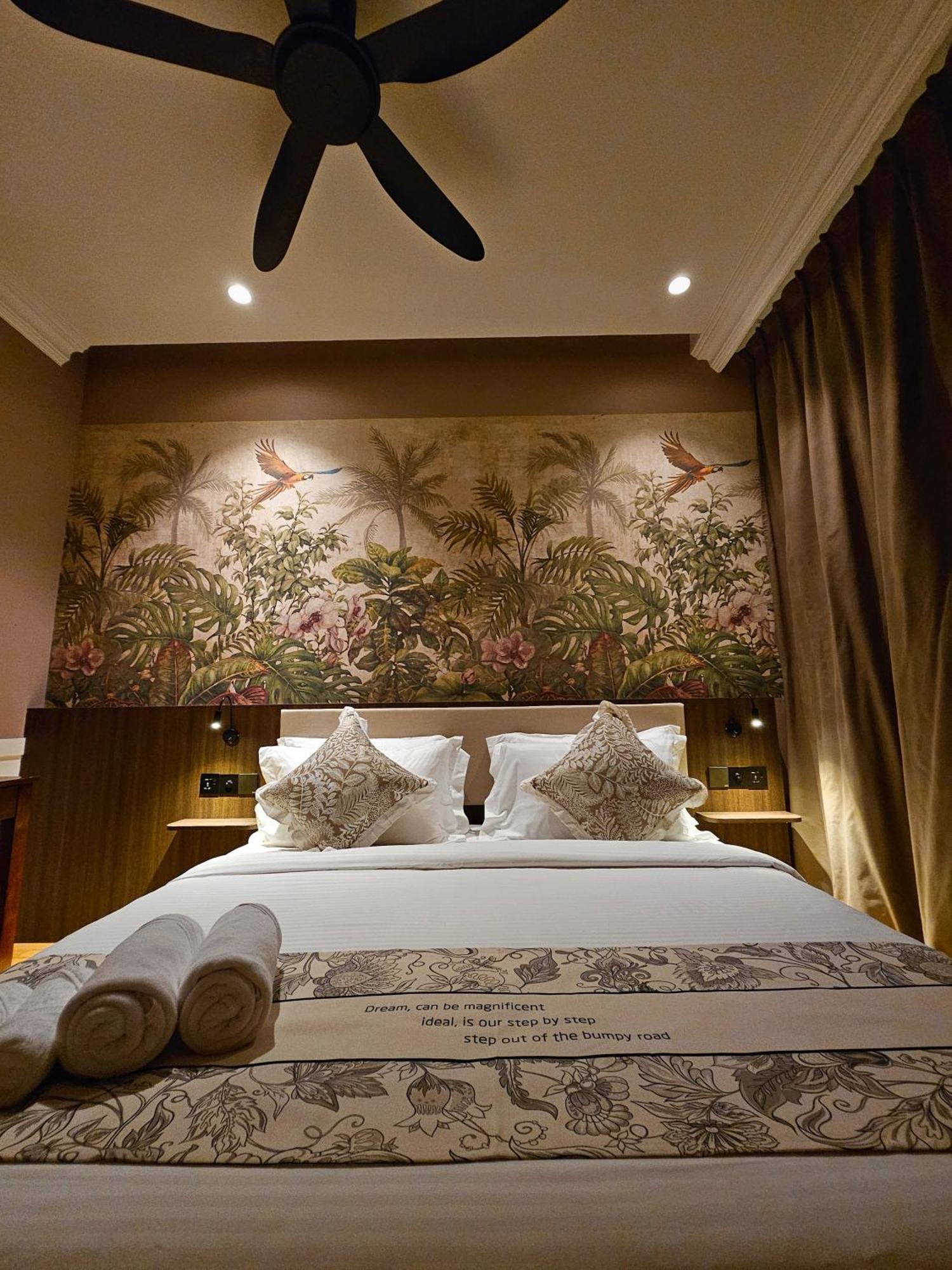 The Palm Suite At Lava Mansion George Town Extérieur photo