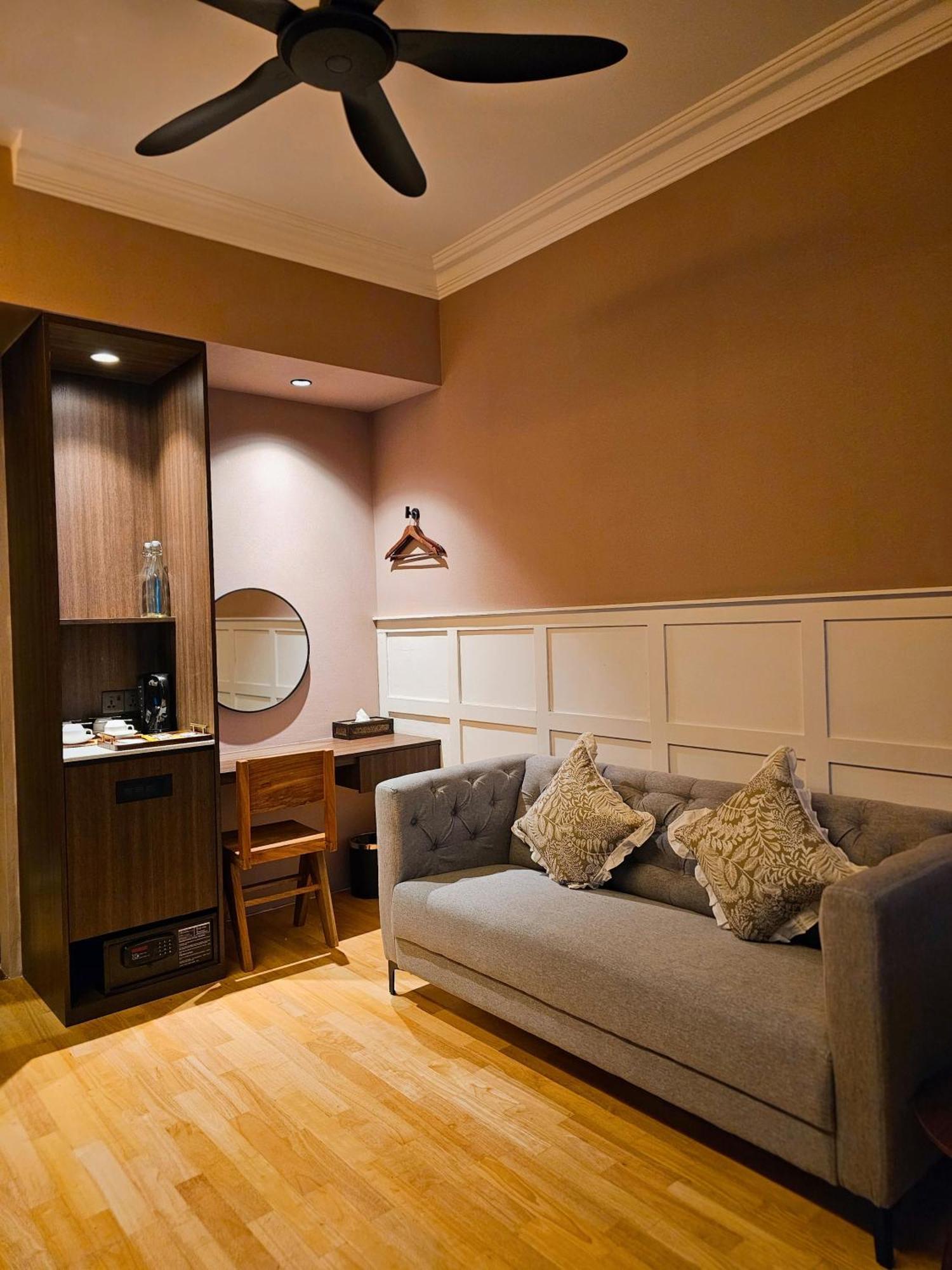The Palm Suite At Lava Mansion George Town Extérieur photo